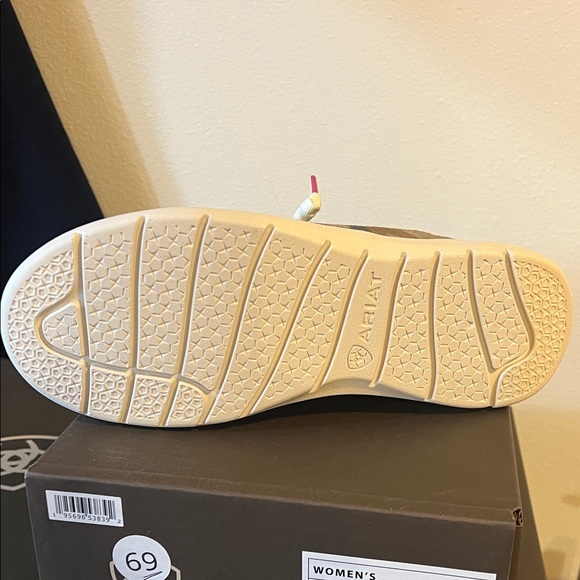 Ariat Women's Camo and Pink Casual Shoes - Picture 4 of 4